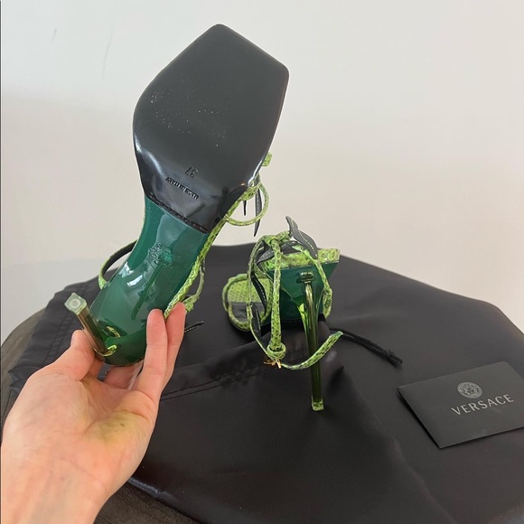 VERSACE PYTHON HEEL - Picture 8 of 10